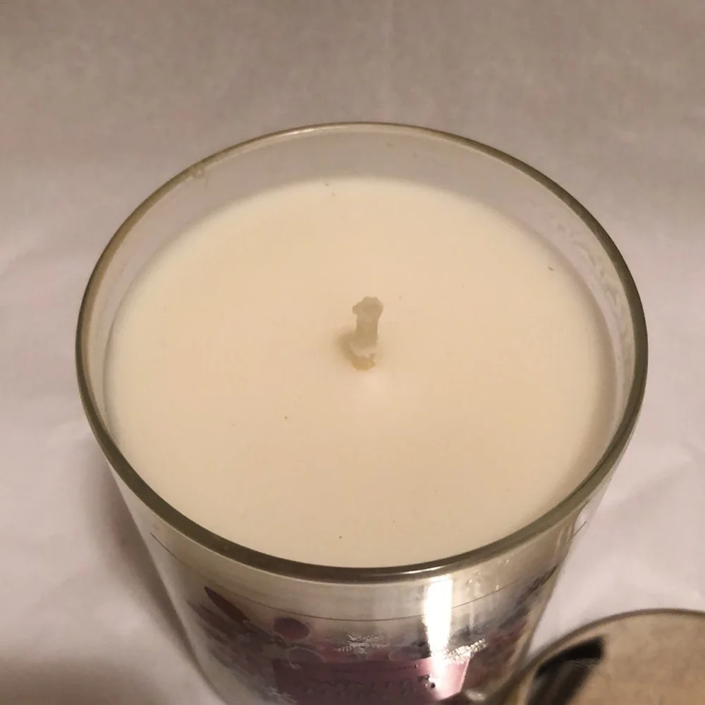 NWT Bath & Body Works White Barn Winter Berry Ice. 8 oz.   Single wick. - Picture 5 of 10
